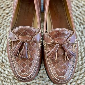 Johnston and Murphy Mens Brown Leather Woven Loafers with Tassels